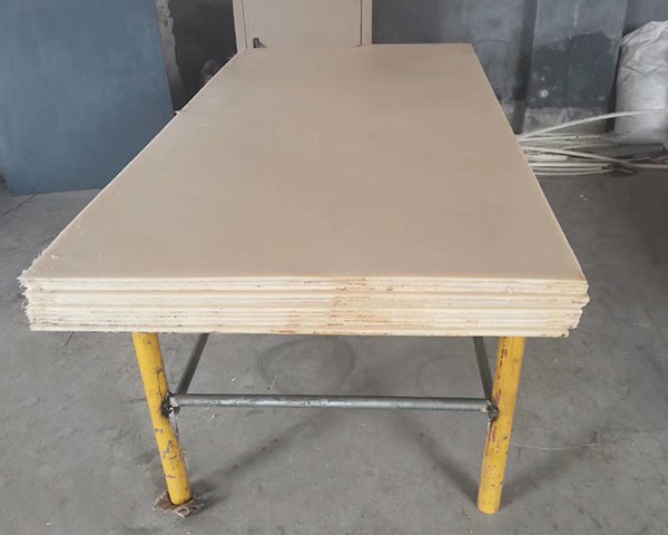 Lembaran nilon yang mengandungi minyak Lembaran nilon yang mengandungi minyak